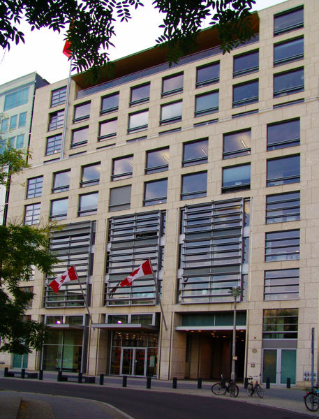 Kanadische Botschaft Berlin Steinfassade